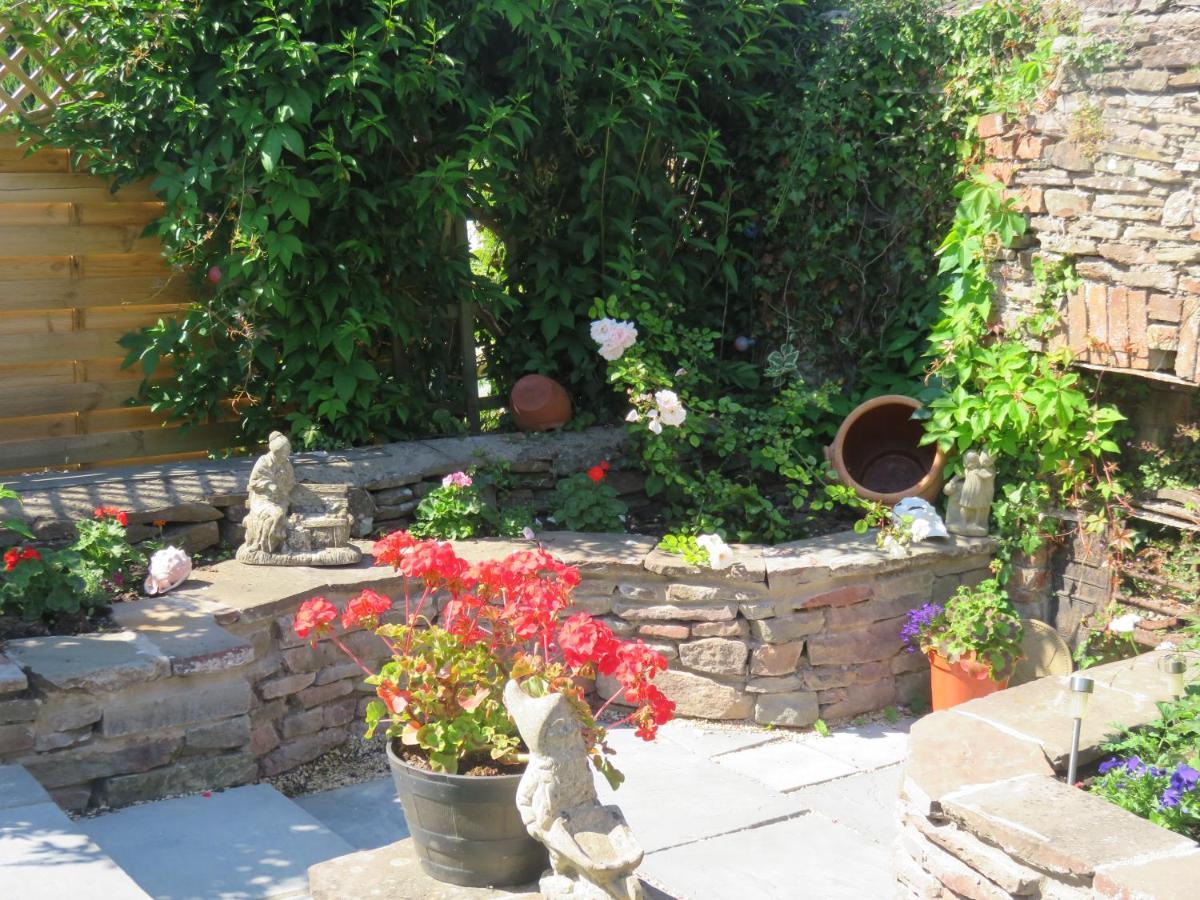 Little Orchard Apartment Yate Bagian luar foto