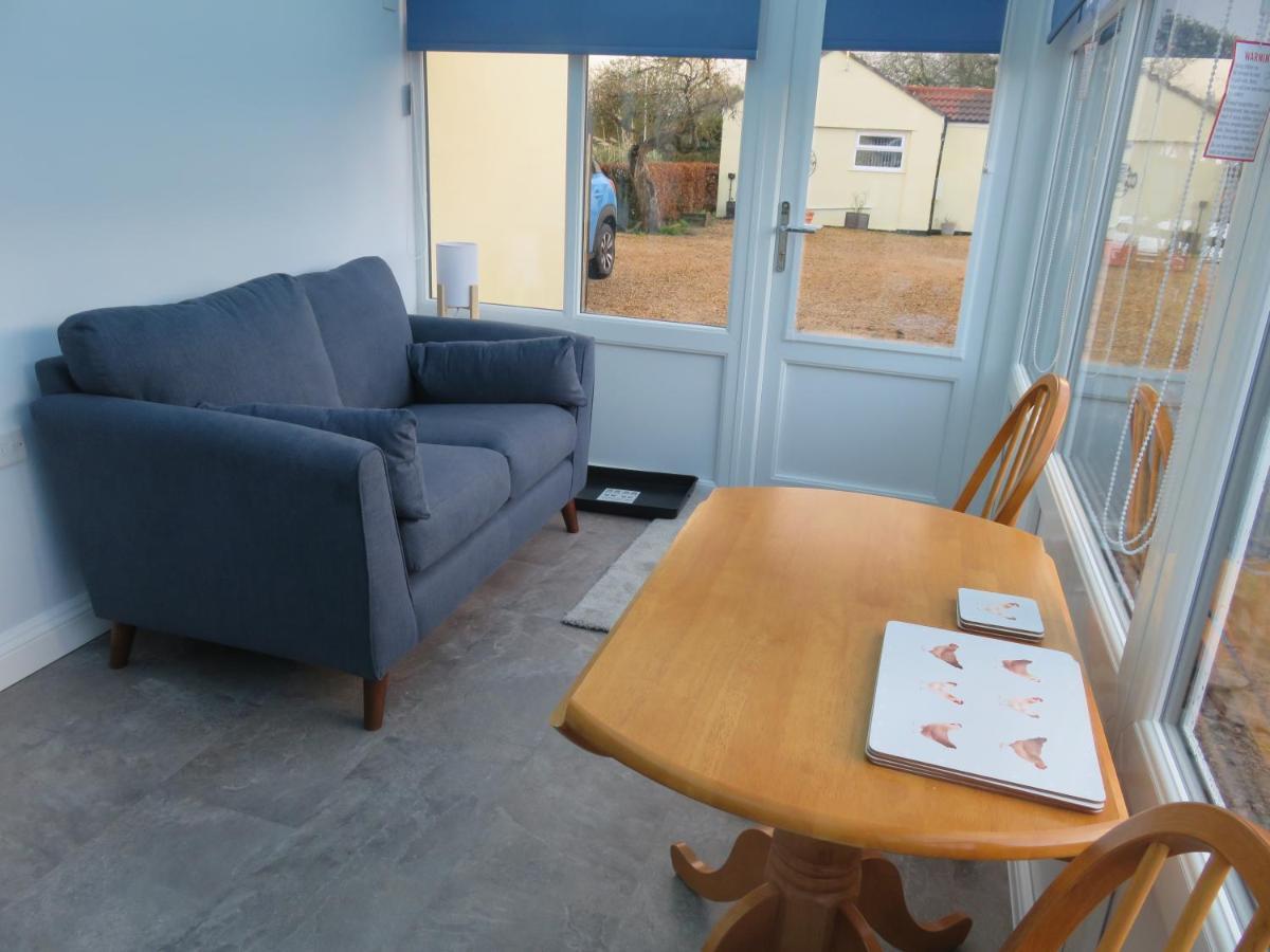 Little Orchard Apartment Yate Bagian luar foto
