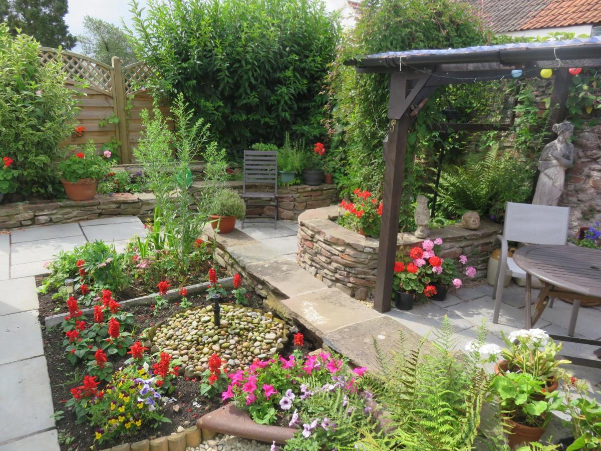 Little Orchard Apartment Yate Bagian luar foto