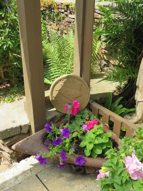 Little Orchard Apartment Yate Bagian luar foto
